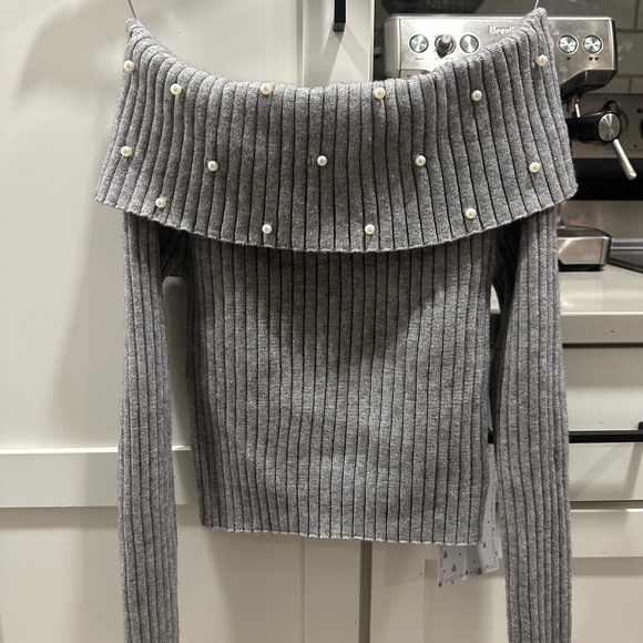 NWT | Gray Ribbed Sweater with Pearls - Size M - Picture 4 of 4